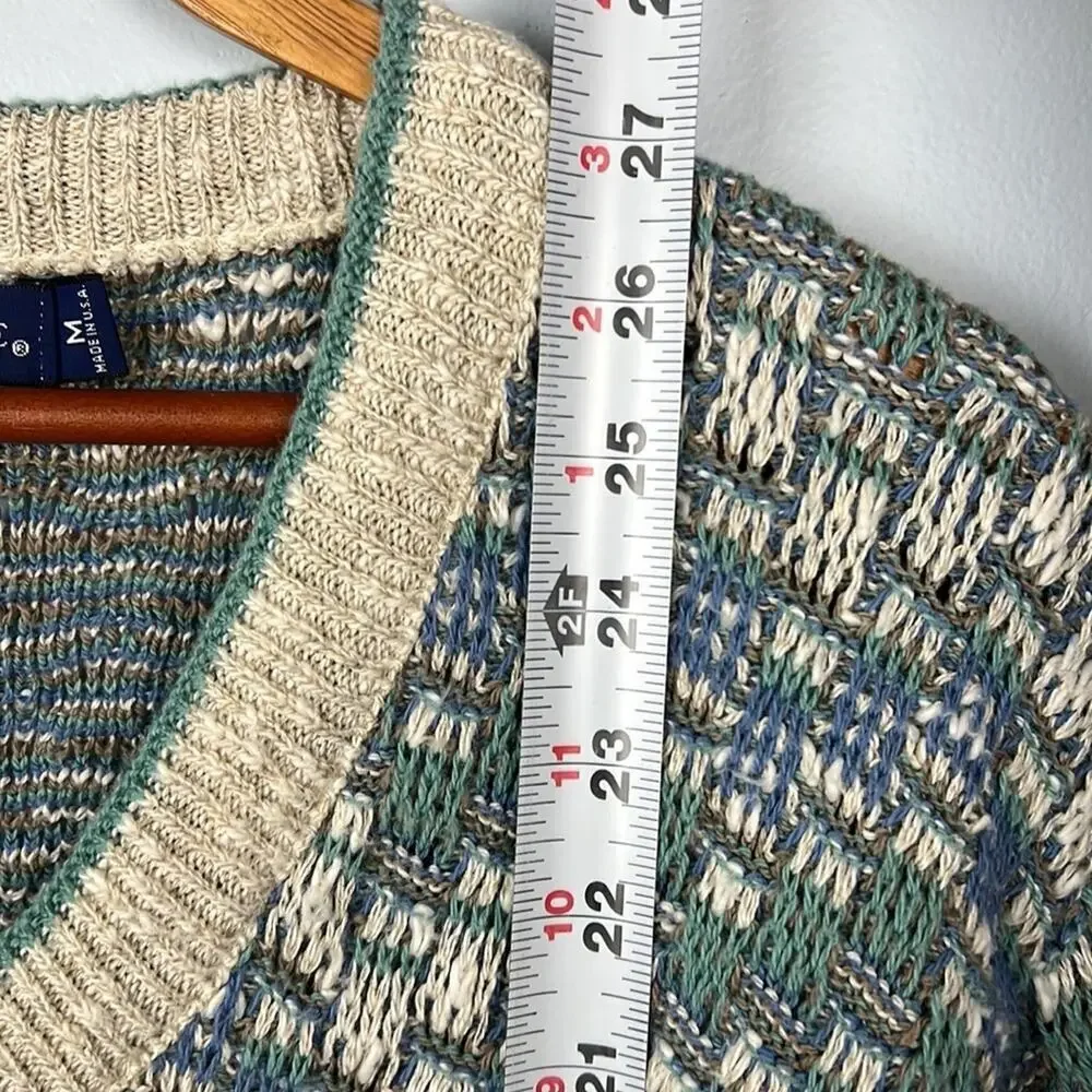 Vintage Pinnacle v neck sweater size medium